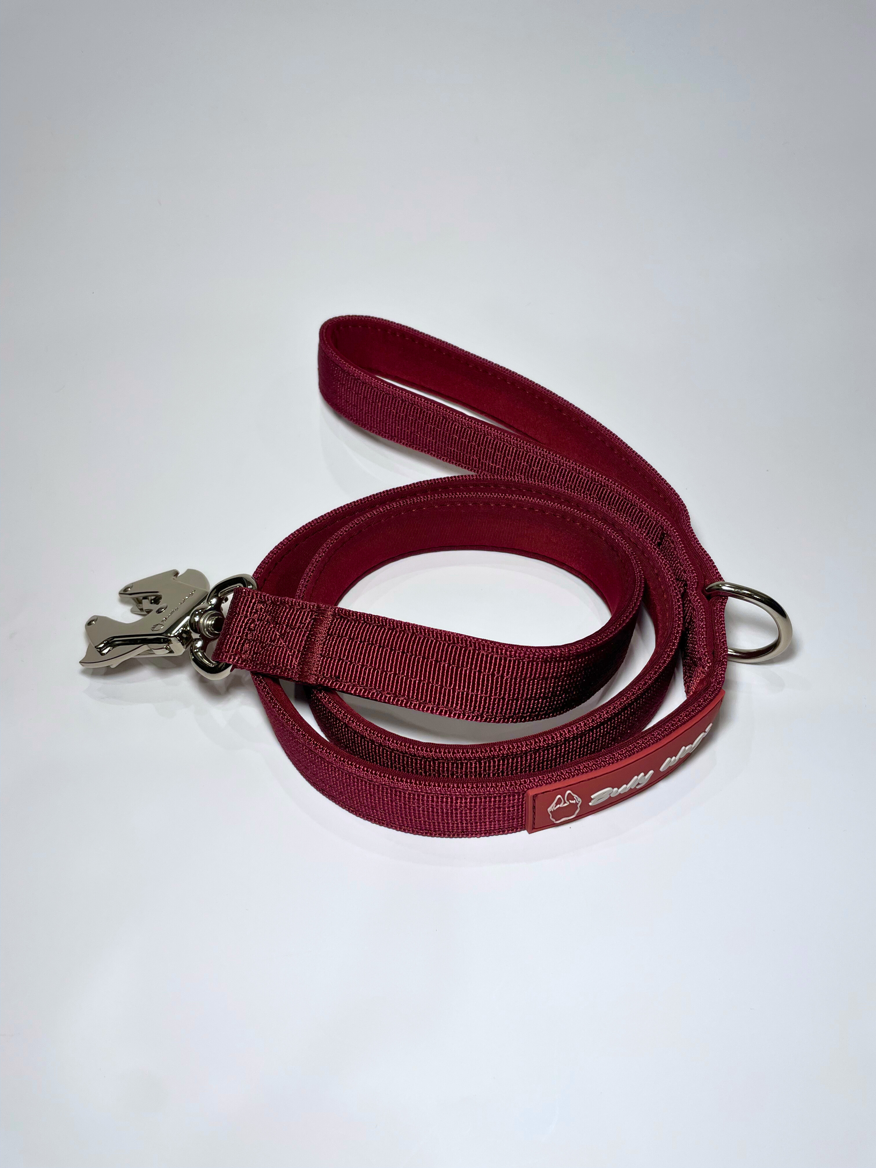 Cherry wine nylon dog leash with black neoprene handle padding and black zinc alloy frog clip, displayed on a white background.